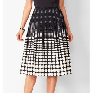 🥳 Talbots geometric full skirt black/ivory sz 6 🥳